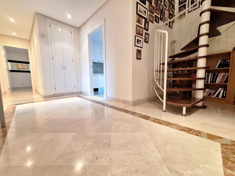 Apartment for Sale in Nueva Andalucía, Malaga 8