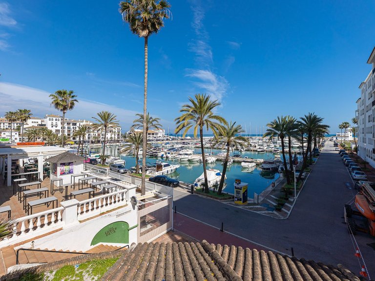 Penthouse for Sale in Costa del Sol, La Duquesa, Malaga 20