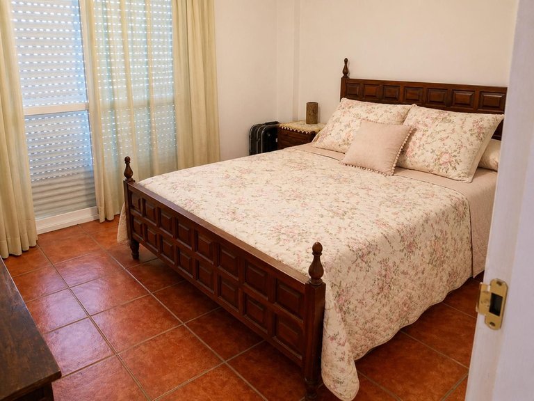 Villa for Sale in Las Lagunas, Malaga 12
