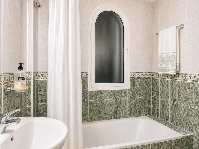 Villa for Sale in Las Lagunas, Malaga 21