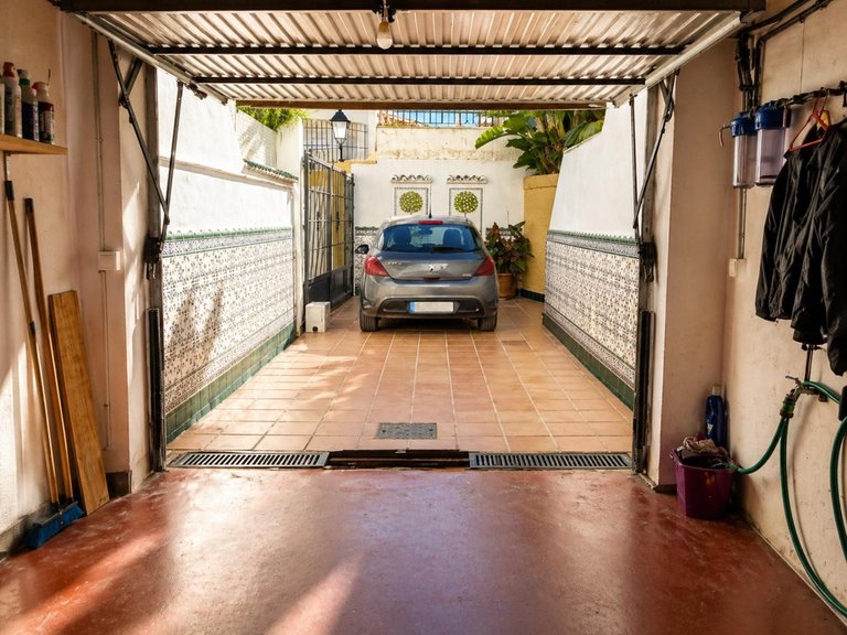 Villa for Sale in Las Lagunas, Malaga 32