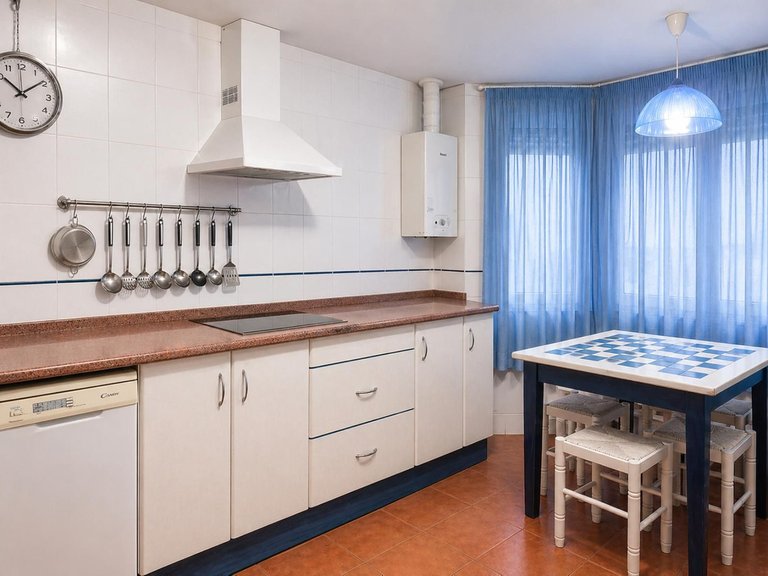 Villa for Sale in Las Lagunas, Malaga 4