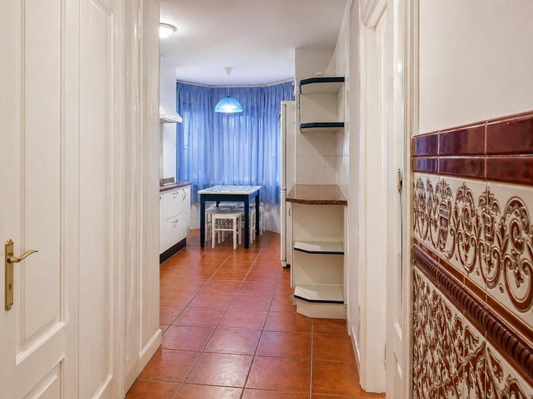 Villa for Sale in Las Lagunas, Malaga 5