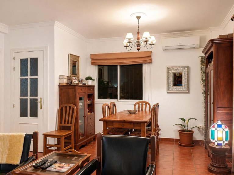 Villa for Sale in Las Lagunas, Malaga 6