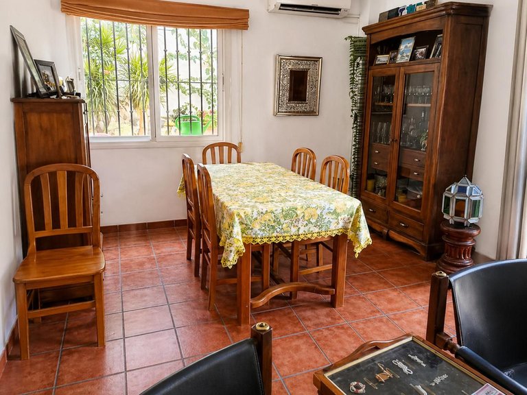 Villa for Sale in Las Lagunas, Malaga 7