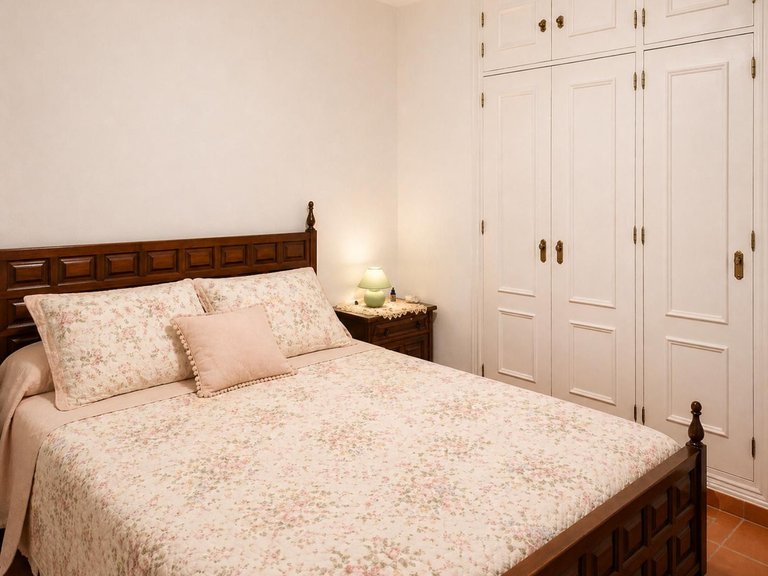 Villa for Sale in Las Lagunas, Malaga 9