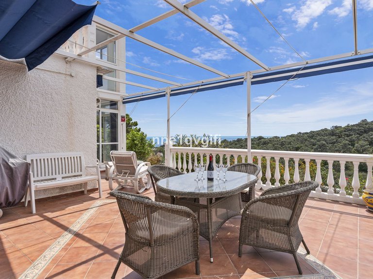 Villa for Sale in Calahonda, Malaga 1