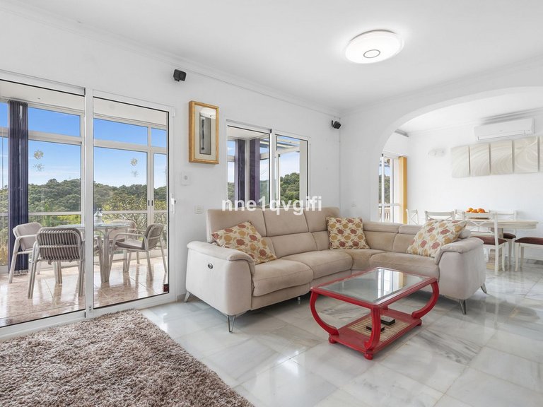 Villa for Sale in Calahonda, Malaga 10