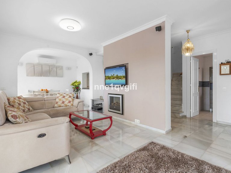 Villa for Sale in Calahonda, Malaga 11