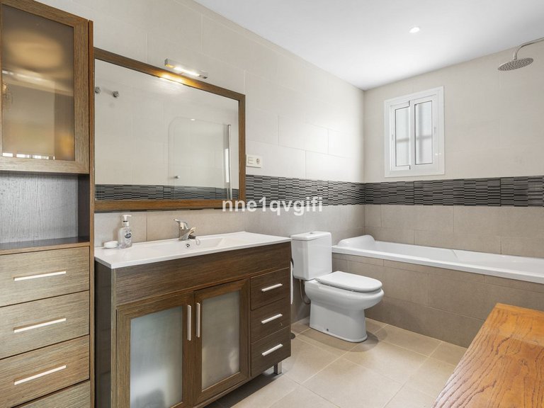 Villa for Sale in Calahonda, Malaga 14