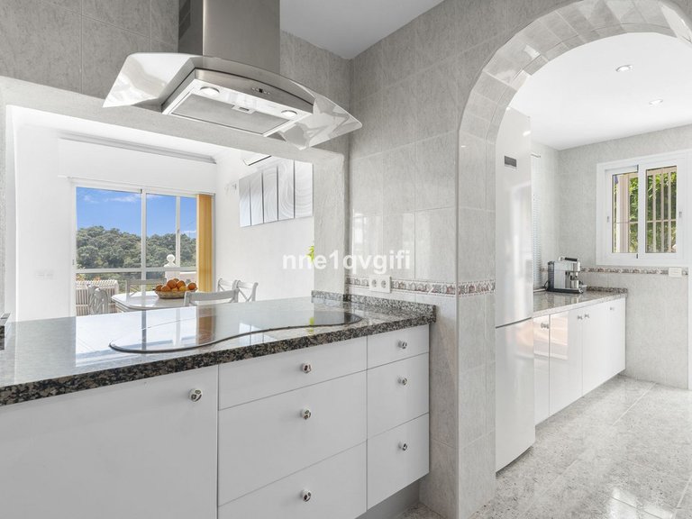 Villa for Sale in Calahonda, Malaga 16