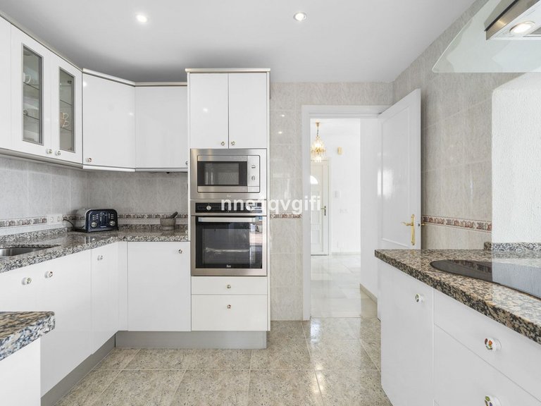 Villa for Sale in Calahonda, Malaga 17