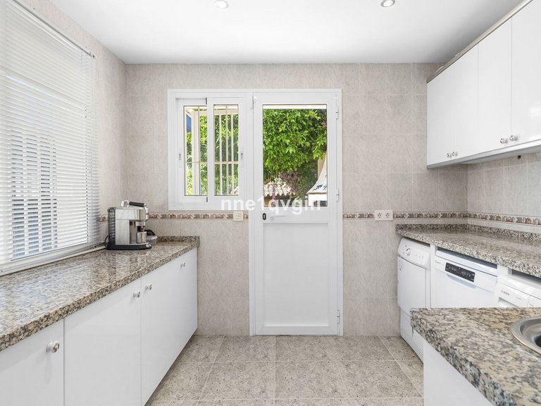 Villa for Sale in Calahonda, Malaga 18