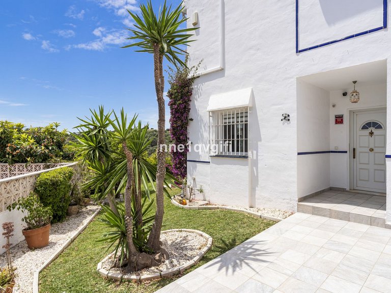 Villa for Sale in Calahonda, Malaga 2