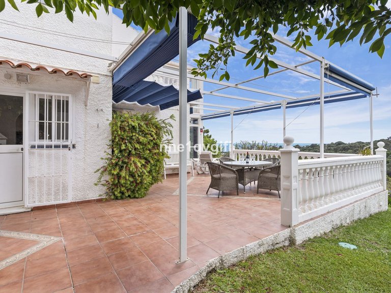 Villa for Sale in Calahonda, Malaga 3