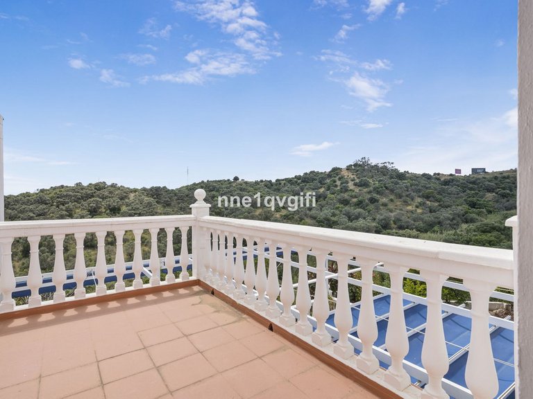 Villa for Sale in Calahonda, Malaga 30