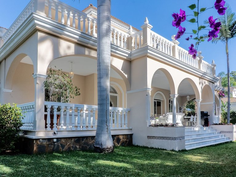 Villa for Sale in New Golden Mile, Malaga 10