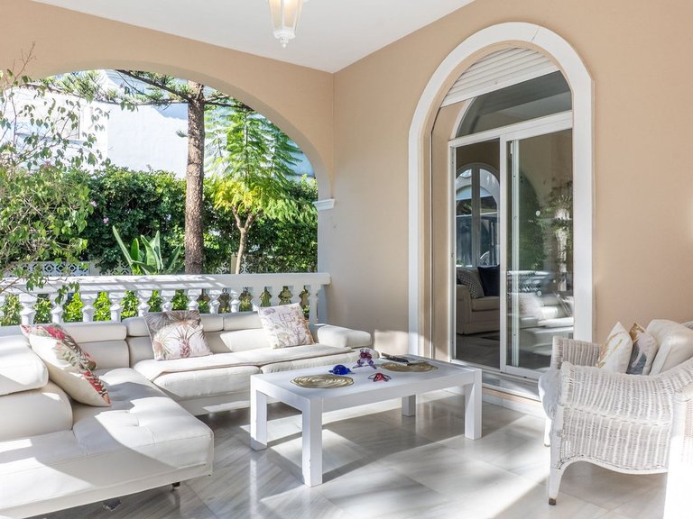 Villa for Sale in New Golden Mile, Malaga 13