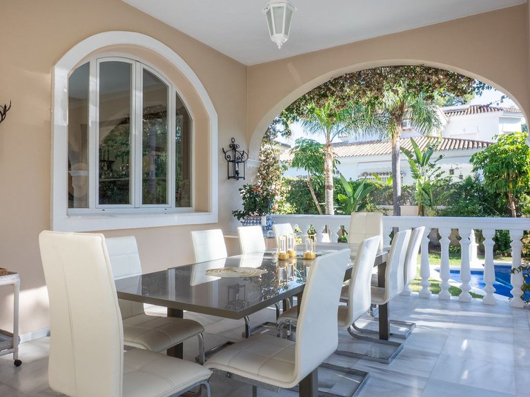 Villa for Sale in New Golden Mile, Malaga 14