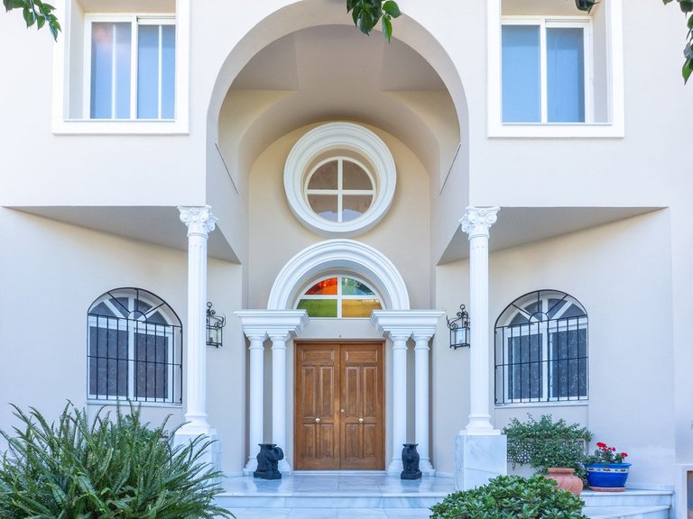 Villa for Sale in New Golden Mile, Malaga 2