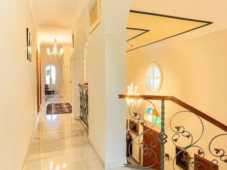 Villa for Sale in New Golden Mile, Malaga 20