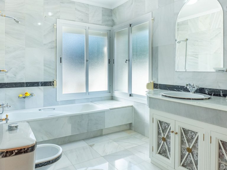 Villa for Sale in New Golden Mile, Malaga 27