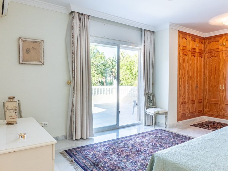 Villa for Sale in New Golden Mile, Malaga 29