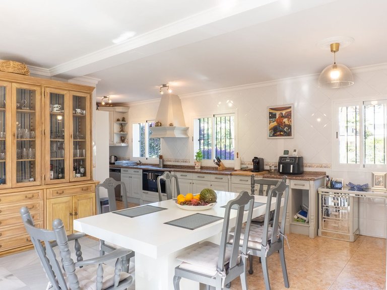 Villa for Sale in New Golden Mile, Malaga 47