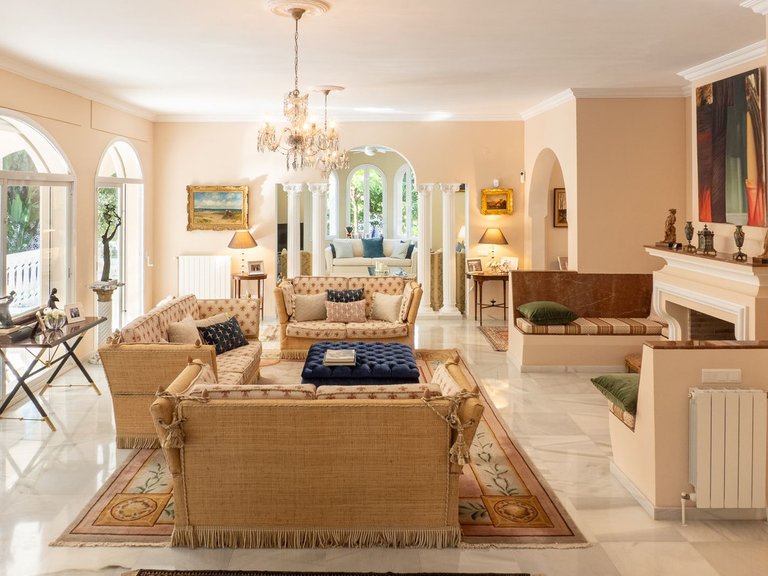 Villa for Sale in New Golden Mile, Malaga 5