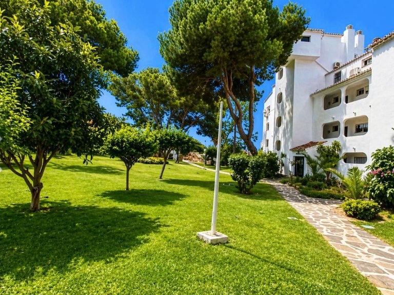 Apartment for Sale in Calahonda, Malaga 22
