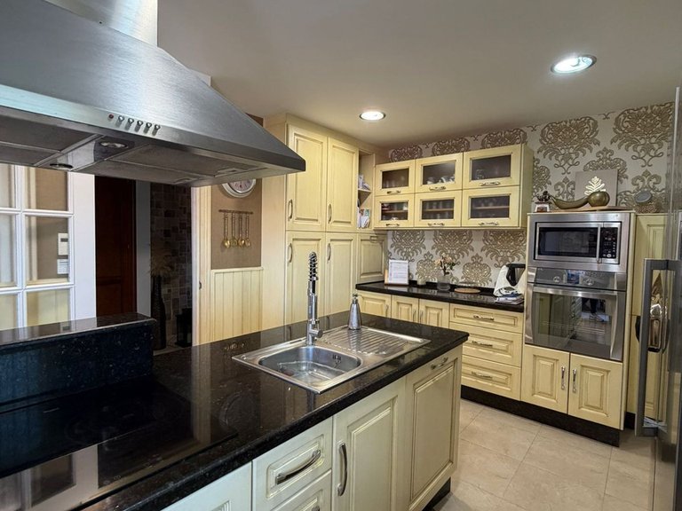 Apartment for Sale in Estepona, Malaga 12