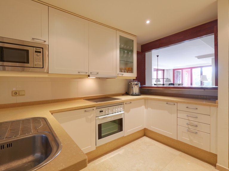 Penthouse for Sale in Estepona, Malaga 12