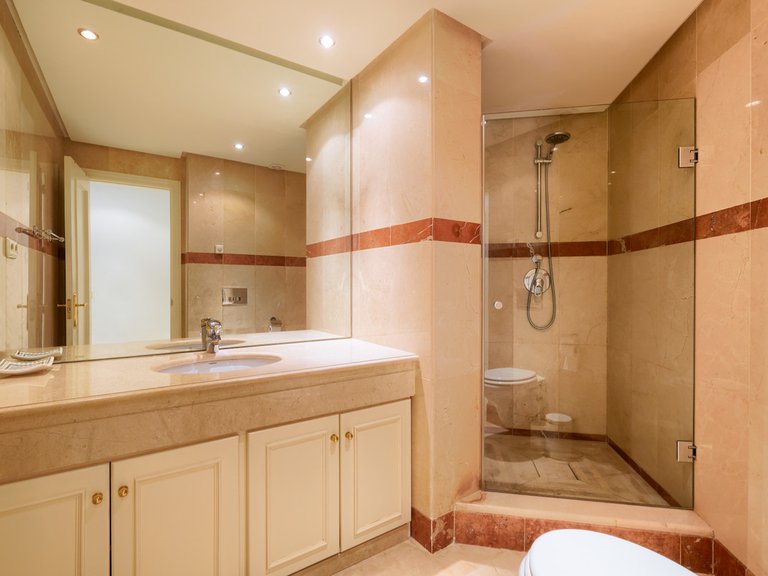 Penthouse for Sale in Estepona, Malaga 18