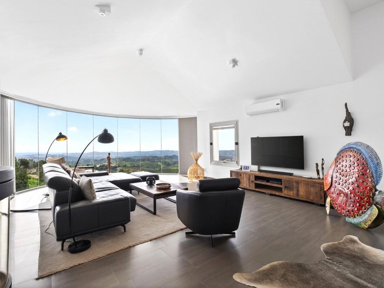 Villa for Sale in Valtocado, Malaga 17