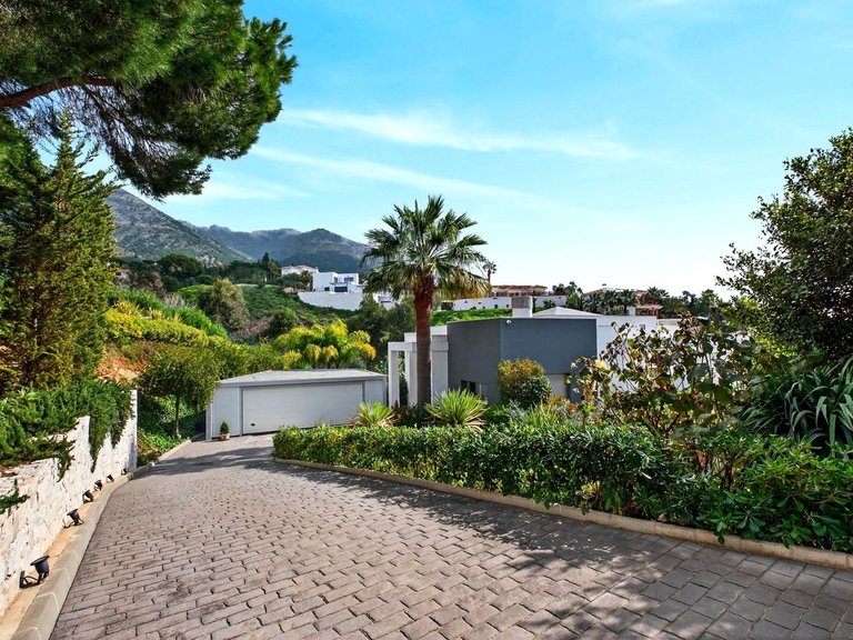 Villa for Sale in Valtocado, Malaga 3