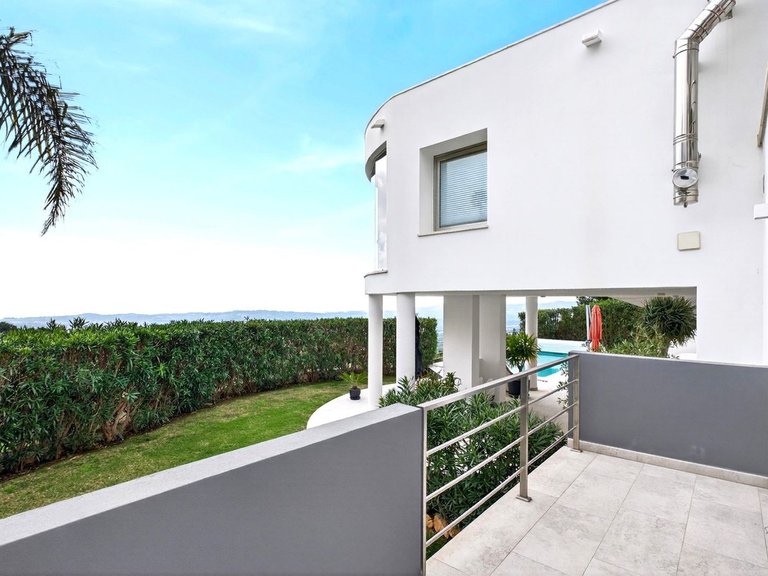 Villa for Sale in Valtocado, Malaga 33