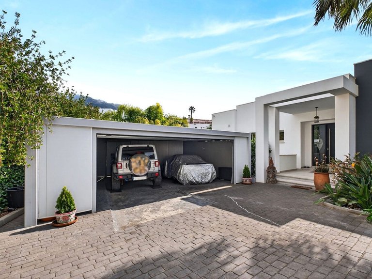 Villa for Sale in Valtocado, Malaga 4