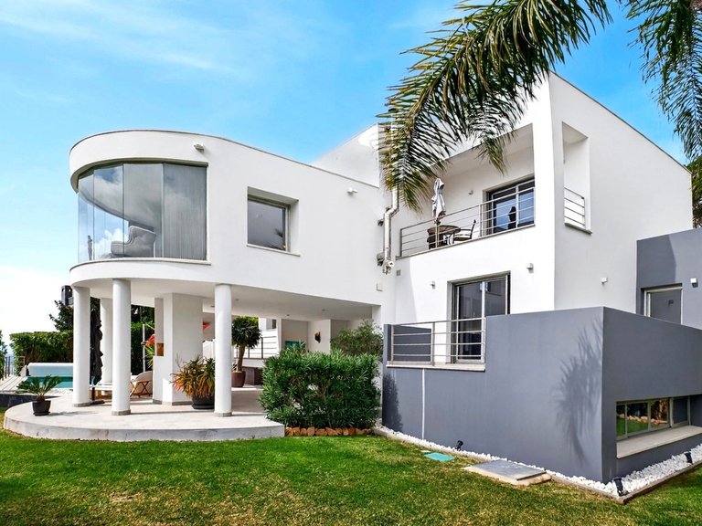 Villa for Sale in Valtocado, Malaga 5