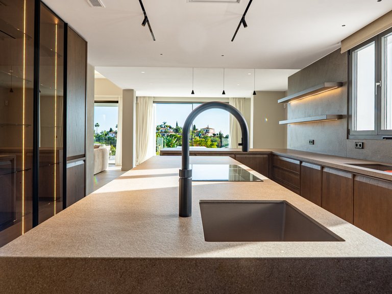 Villa for Sale in El Rosario, Malaga 10