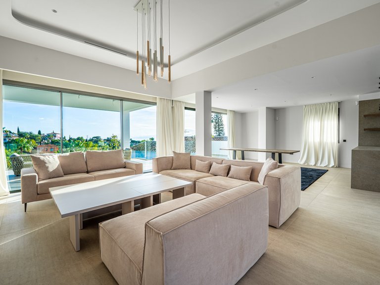 Villa for Sale in El Rosario, Malaga 4