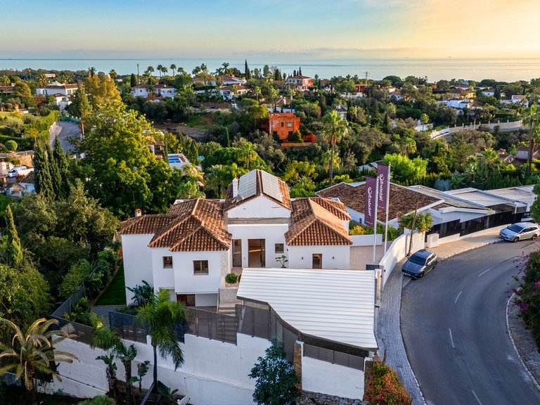 Villa for Sale in El Rosario, Malaga 43