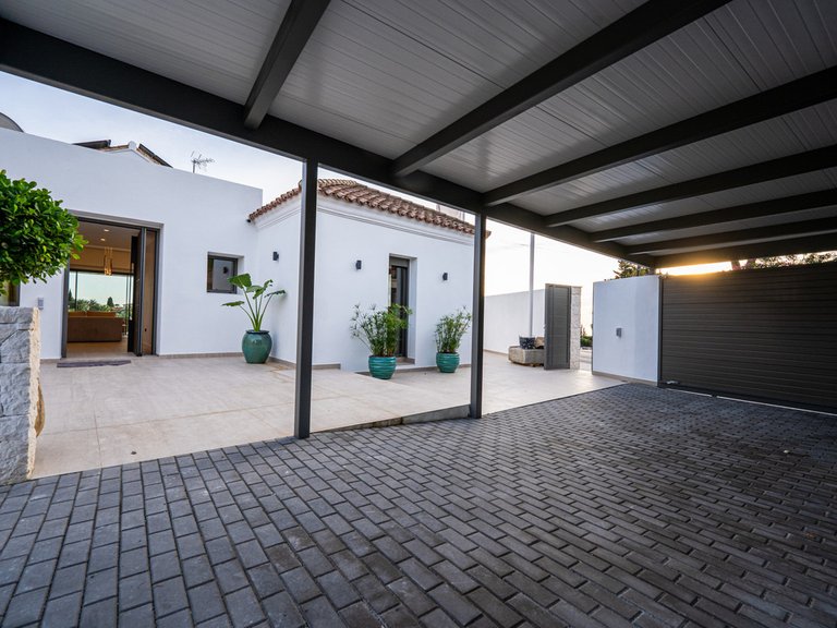 Villa for Sale in El Rosario, Malaga 45