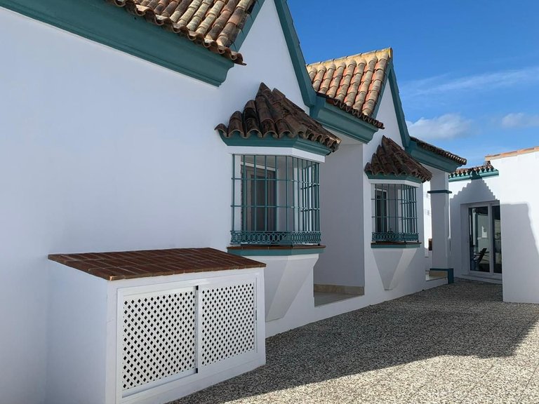 Villa for Sale in San Roque, Cadiz 1