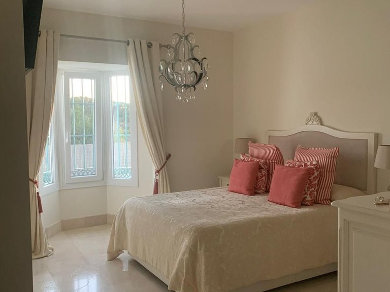 Villa for Sale in San Roque, Cadiz 5