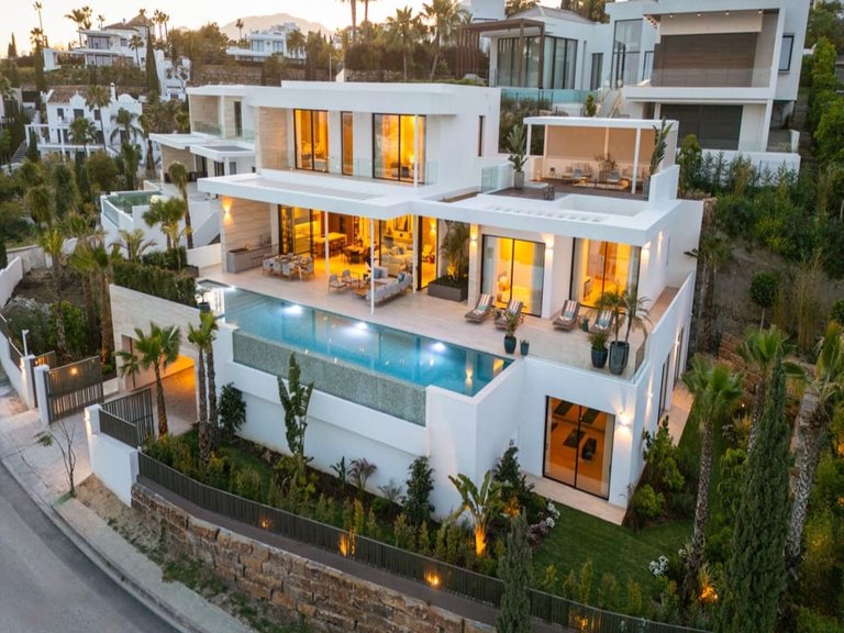 Villa for Sale in Benahavís, Malaga 29