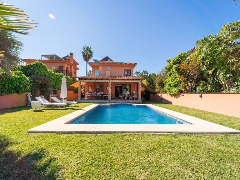 Villa for Sale in Mijas Costa, Malaga 1