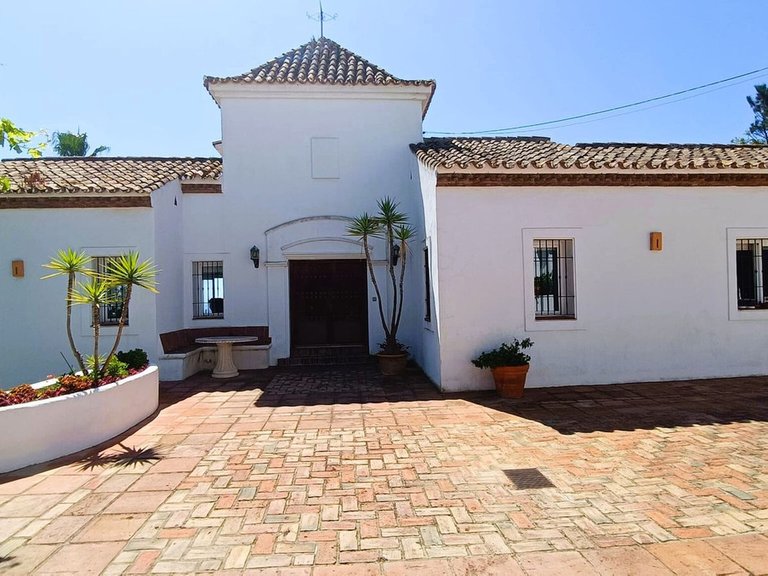 Villa for Sale in Manilva, Malaga 4