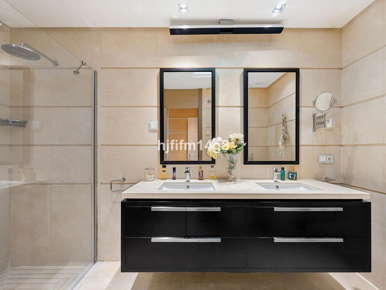 Apartment for Sale in Benahavís, Malaga 11