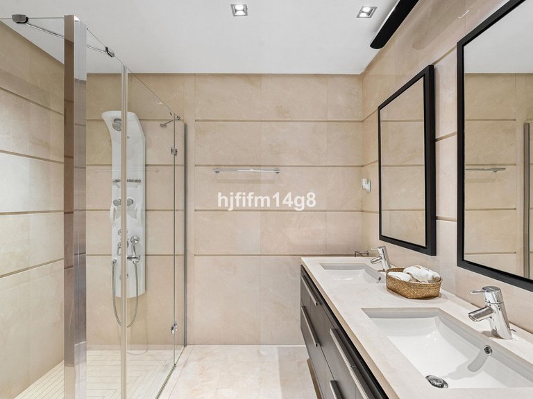 Apartment for Sale in Benahavís, Malaga 13