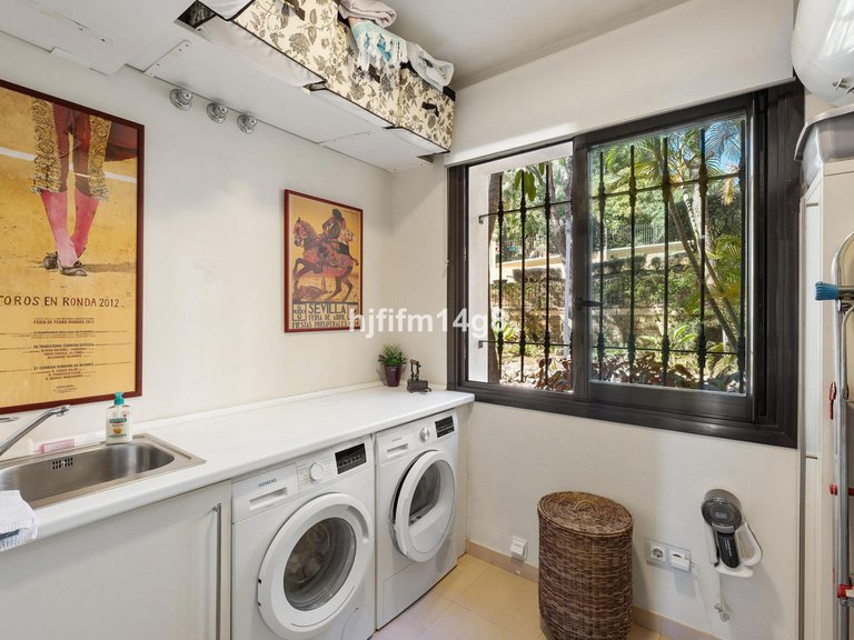 Apartment for Sale in Benahavís, Malaga 14